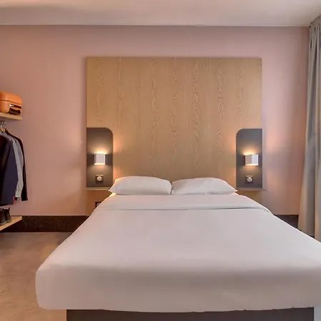 Hotel Bayonne 2*