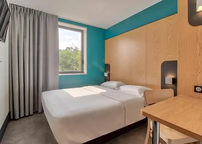Hotel Bayonne 2*